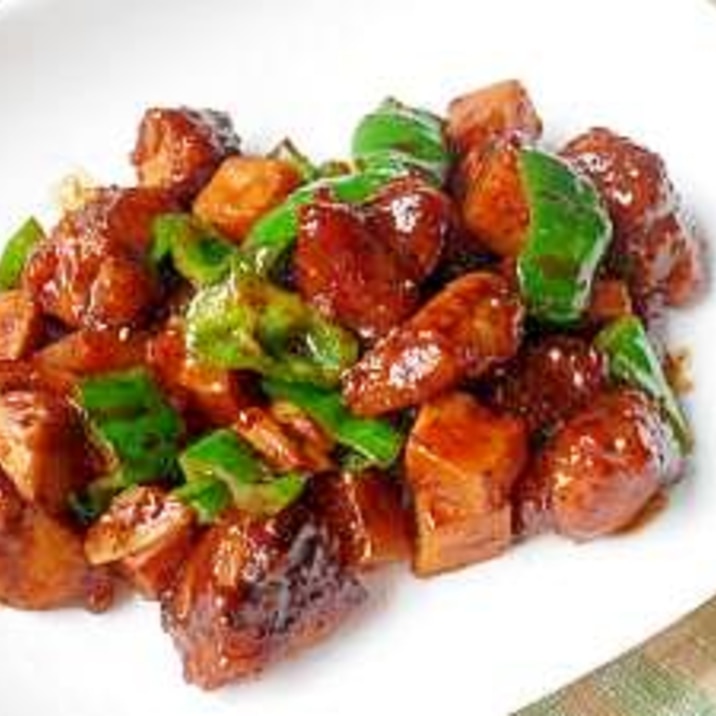 ピリ辛味噌がビールに合う鶏肉とピーマンの味噌いため